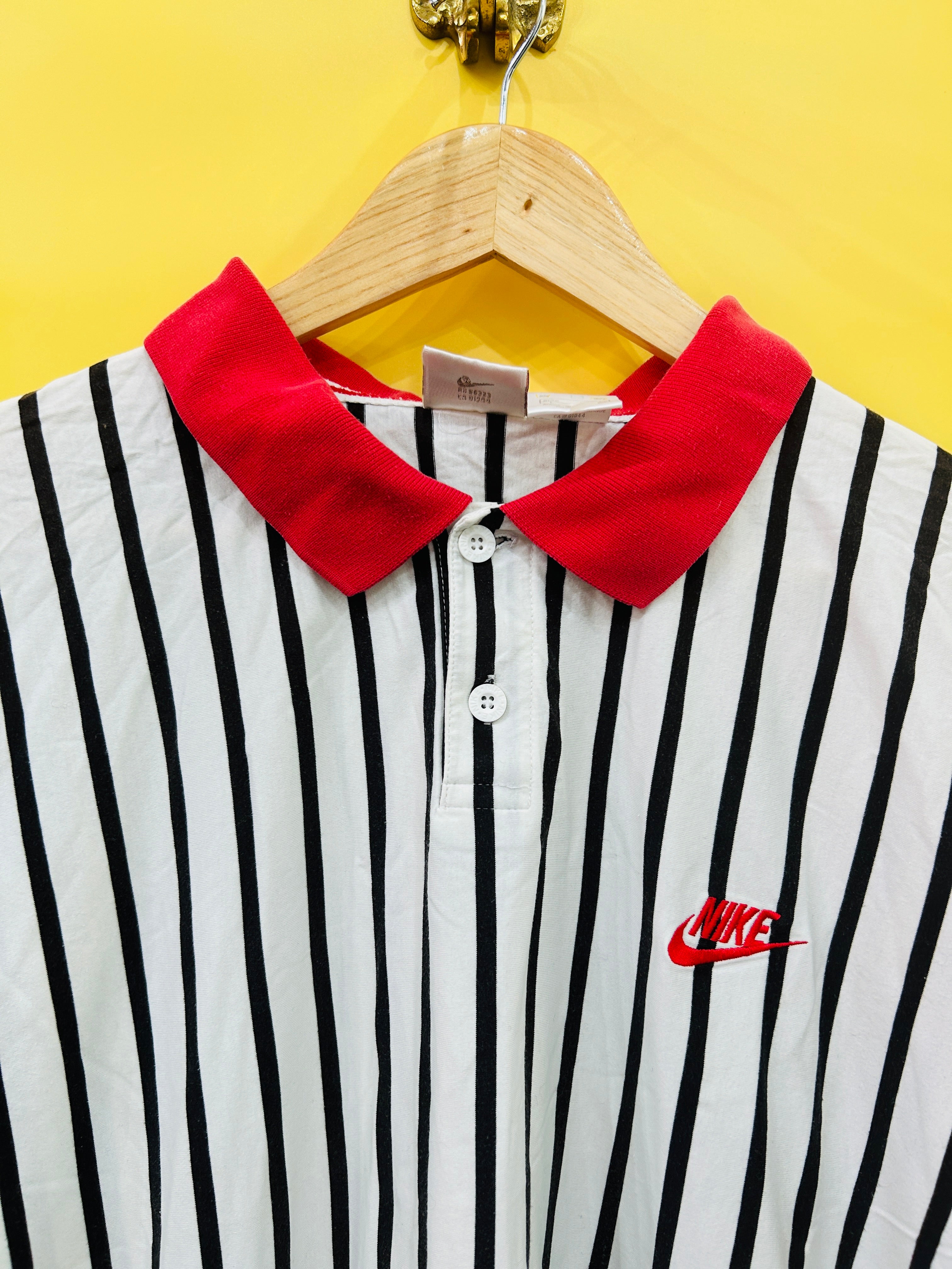 M Vintage Nike Shirt stripes