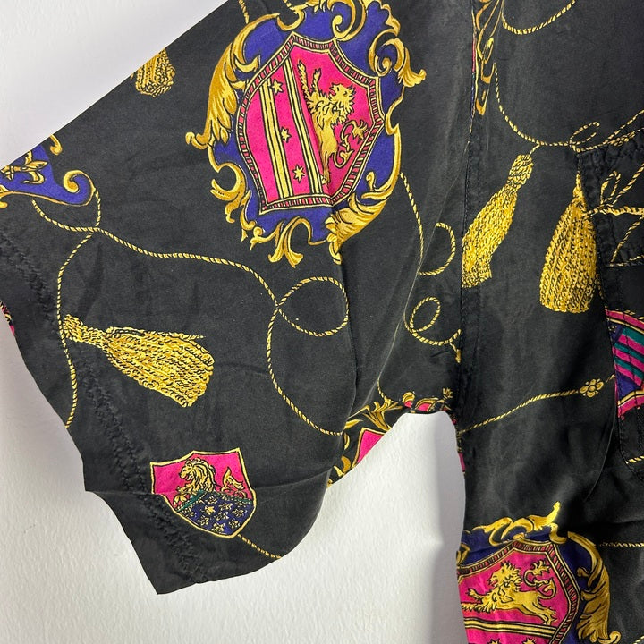 M Seiden Hemd Wappen schwarz