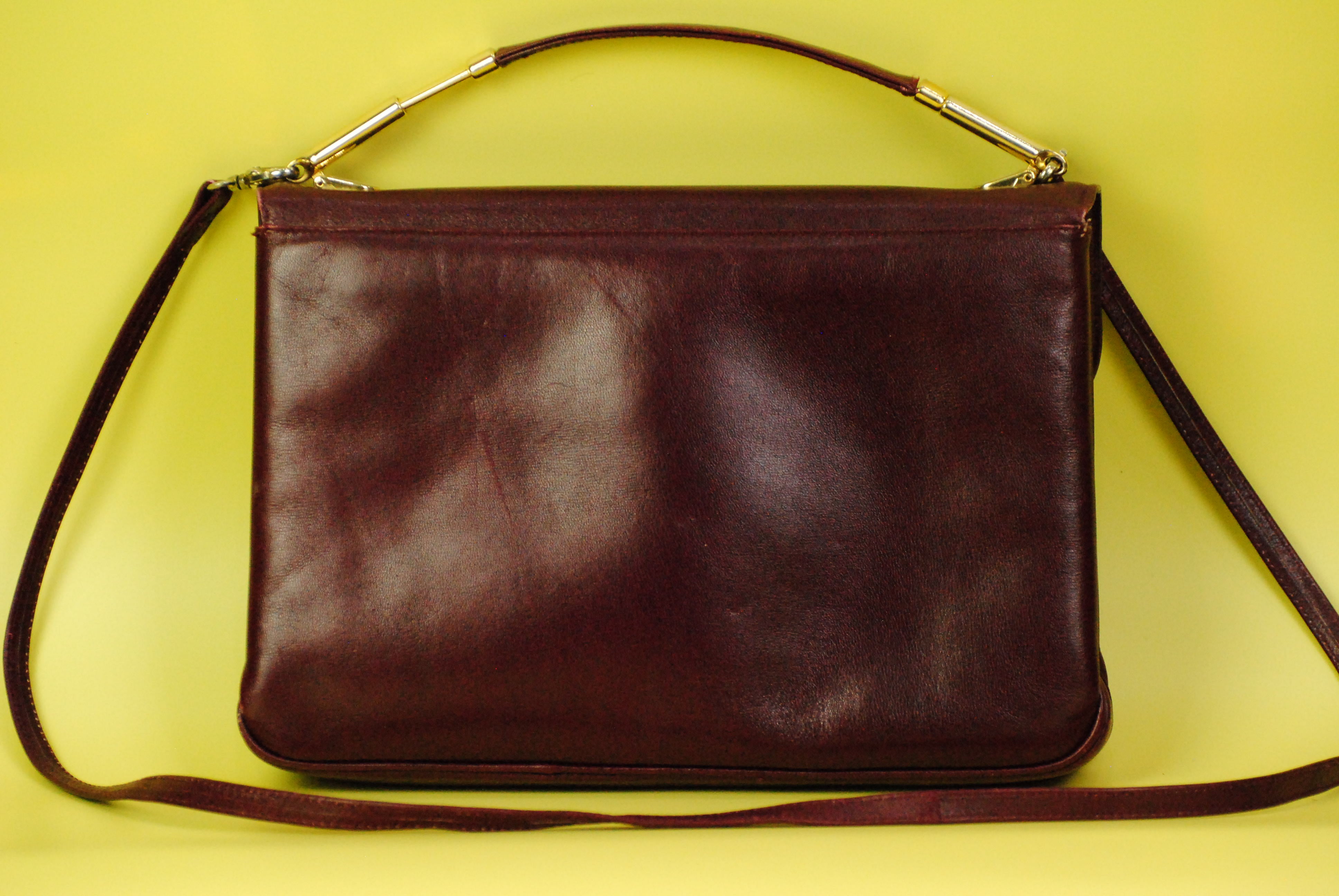 Vintage Ledertasche in weinrot