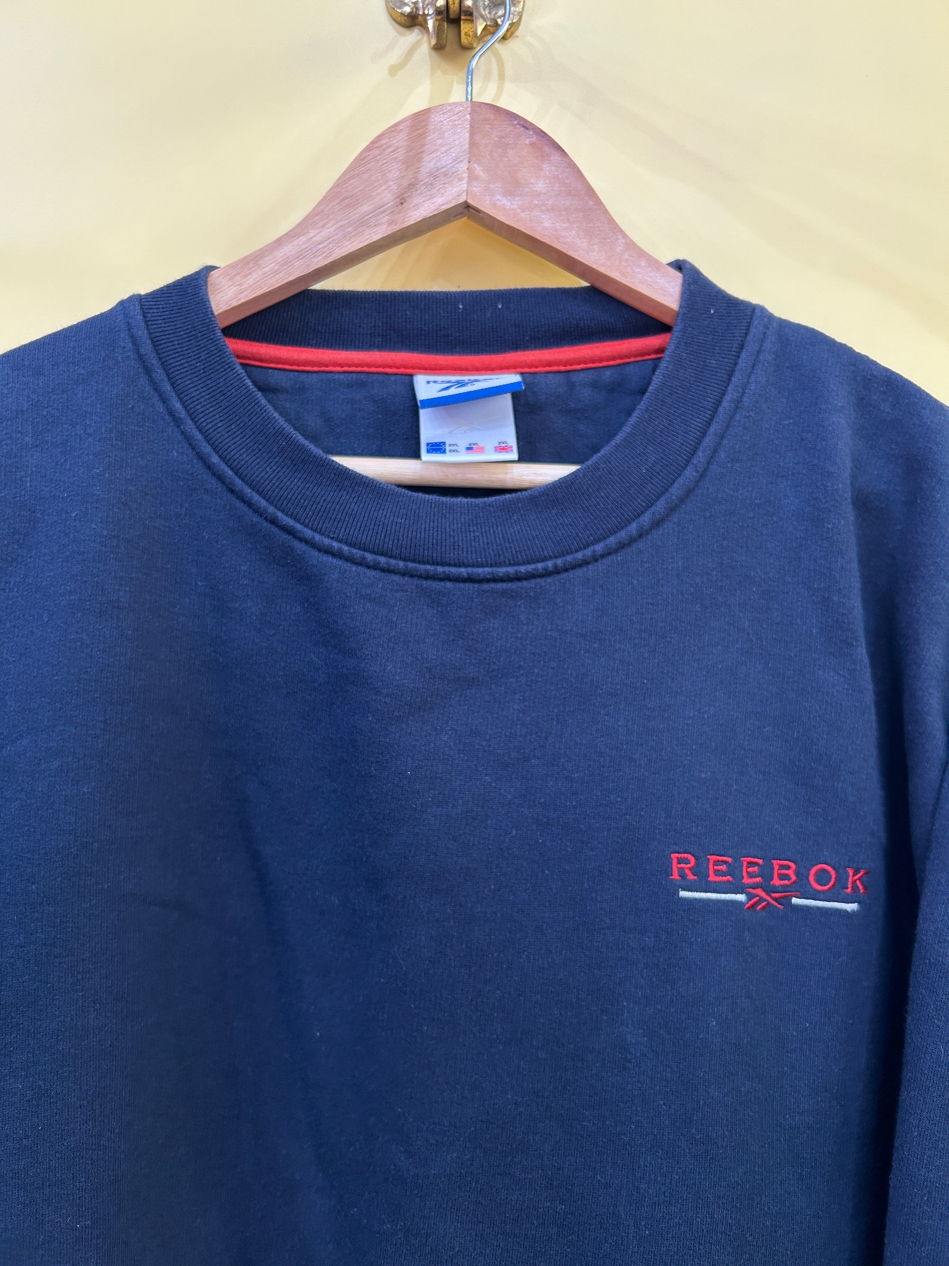 L-XL Reebok Sweater blue