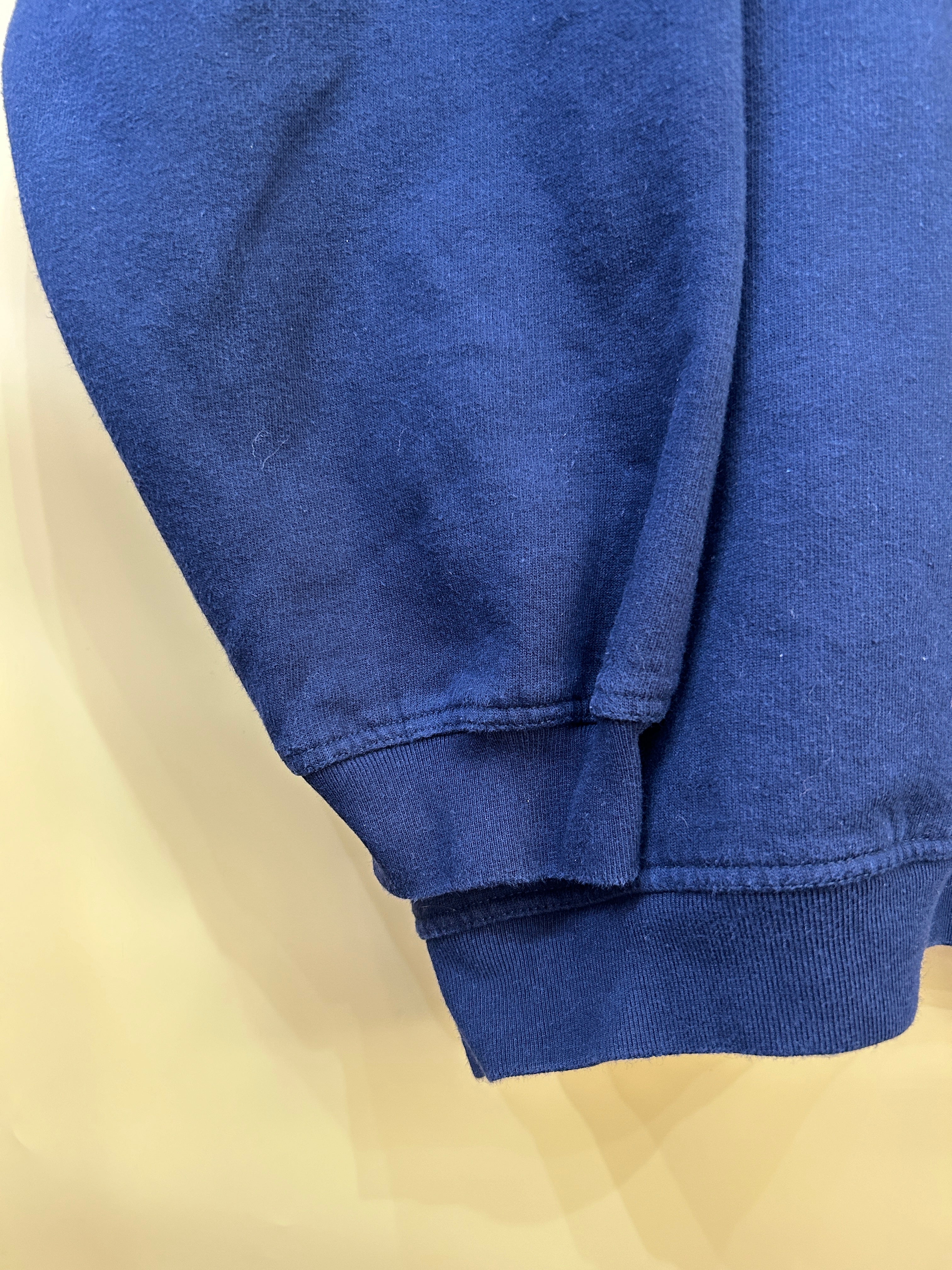 L-XL Reebok Sweater blue