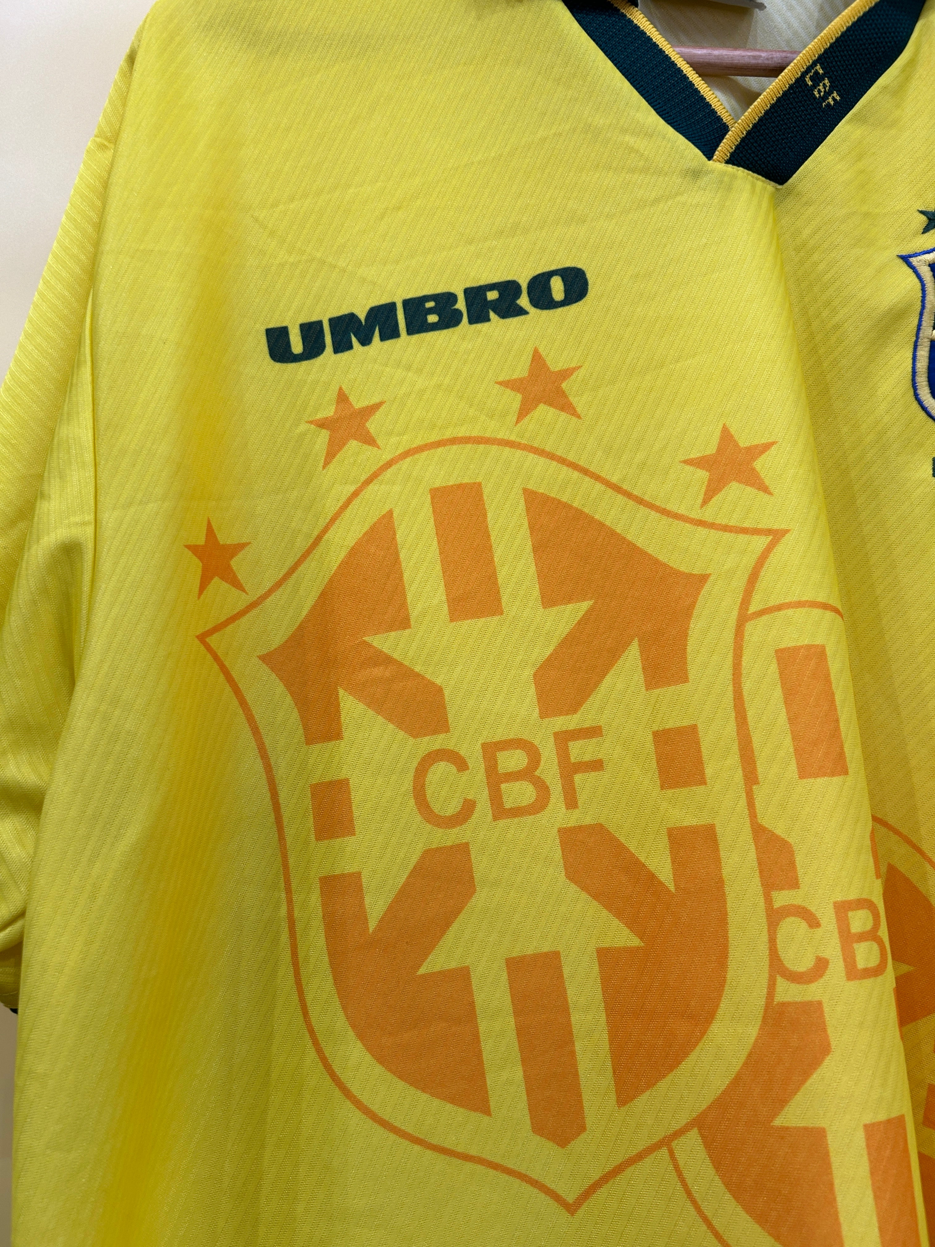 XXL Vintage Foodball Tricot Umbro CSF Brasil yellow