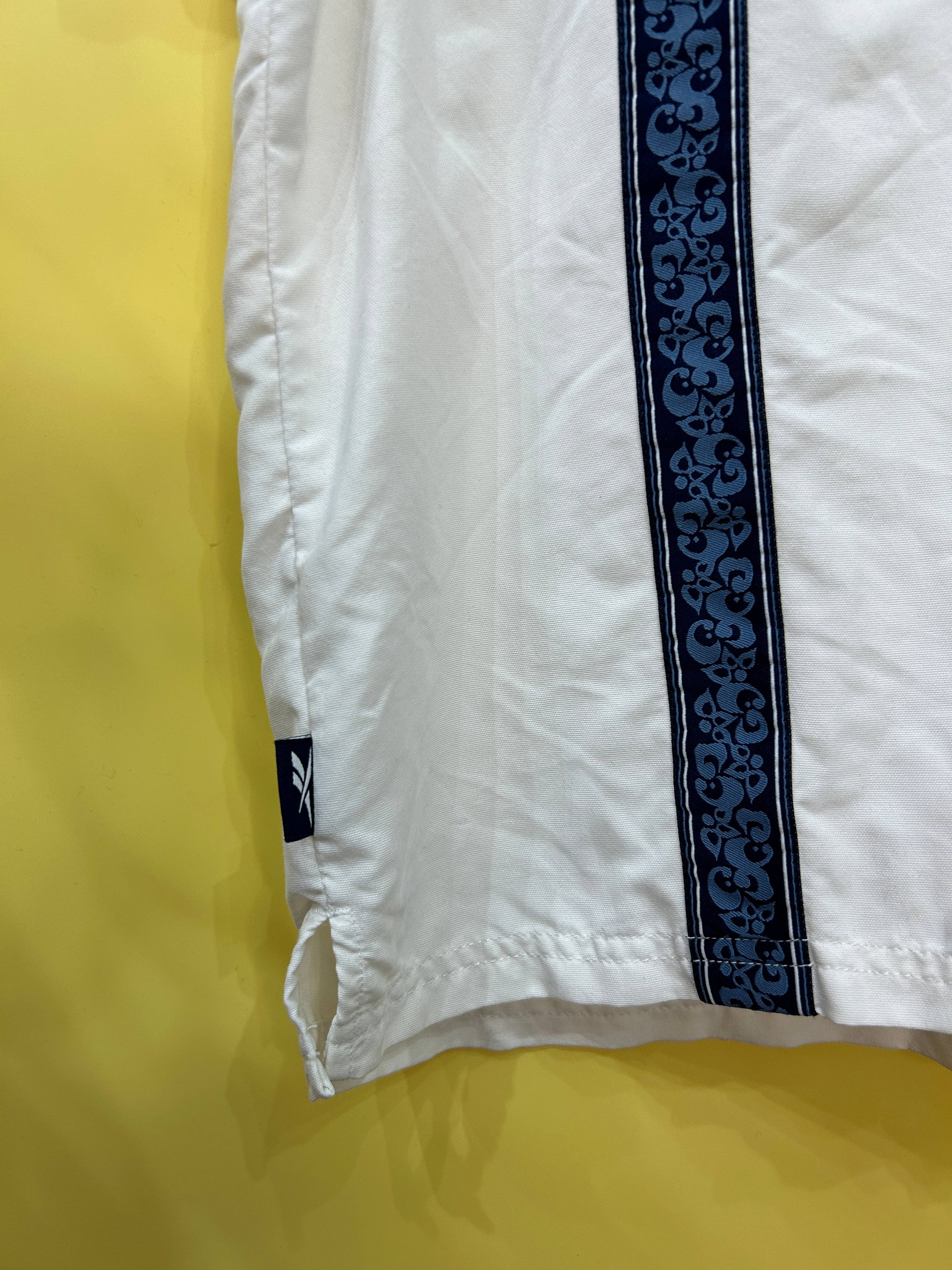 M Vintage Reebok Short Sleeve Shirt geometric patterns