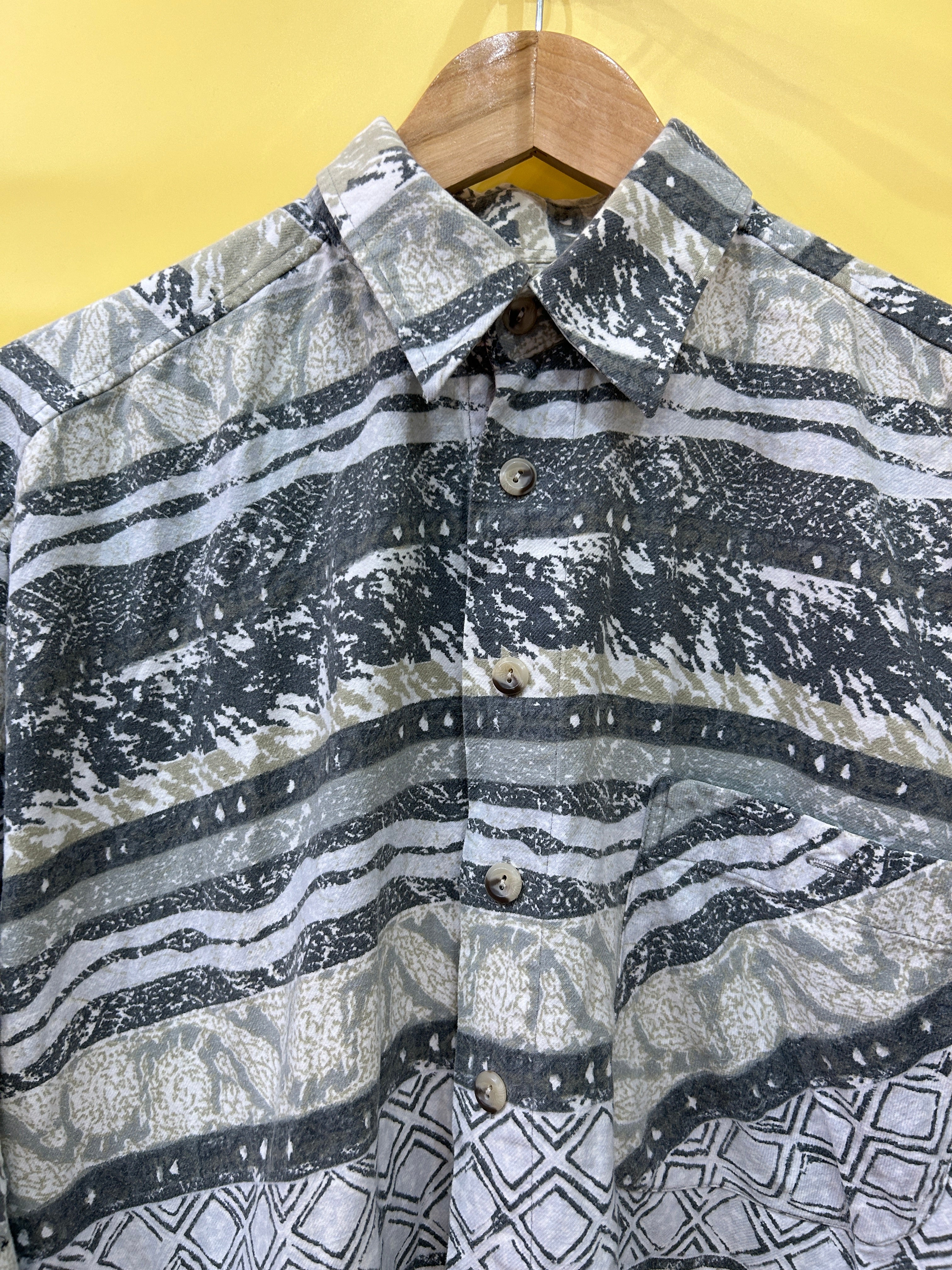 L Vintage Longsleeve Shirt crazy patterns
