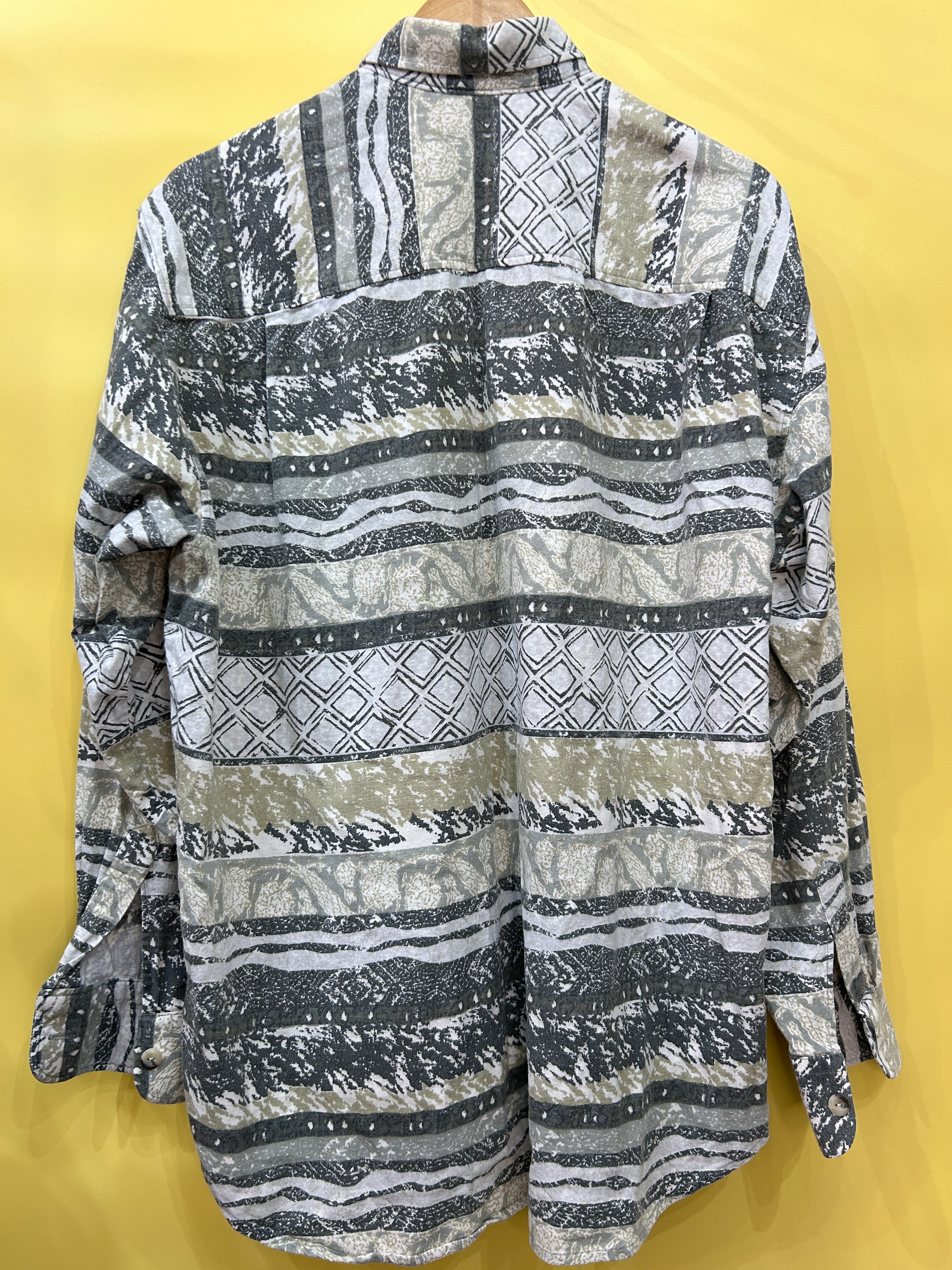 L Vintage Longsleeve Shirt crazy patterns