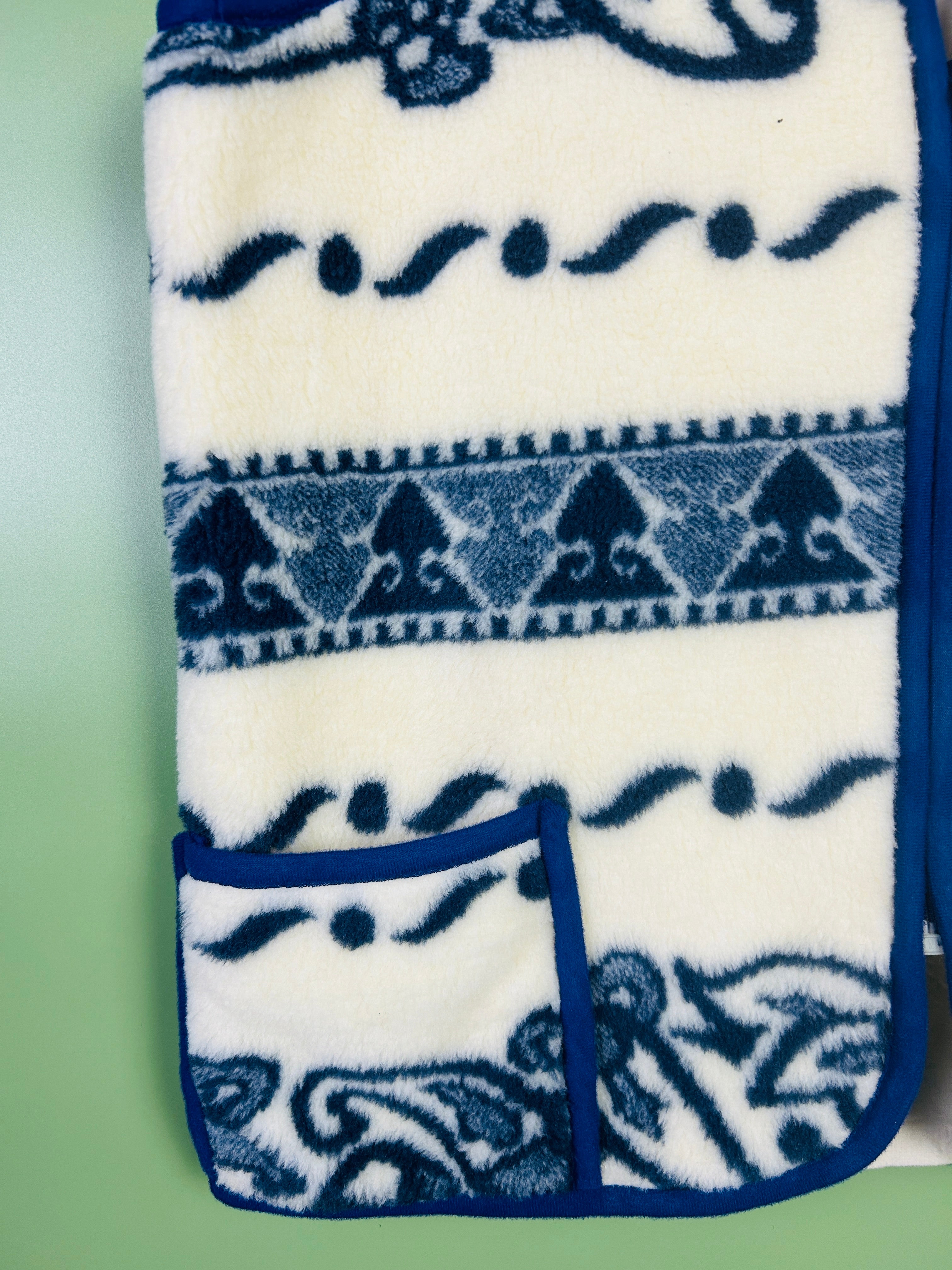 XL Fleece Weste Tribal Muster