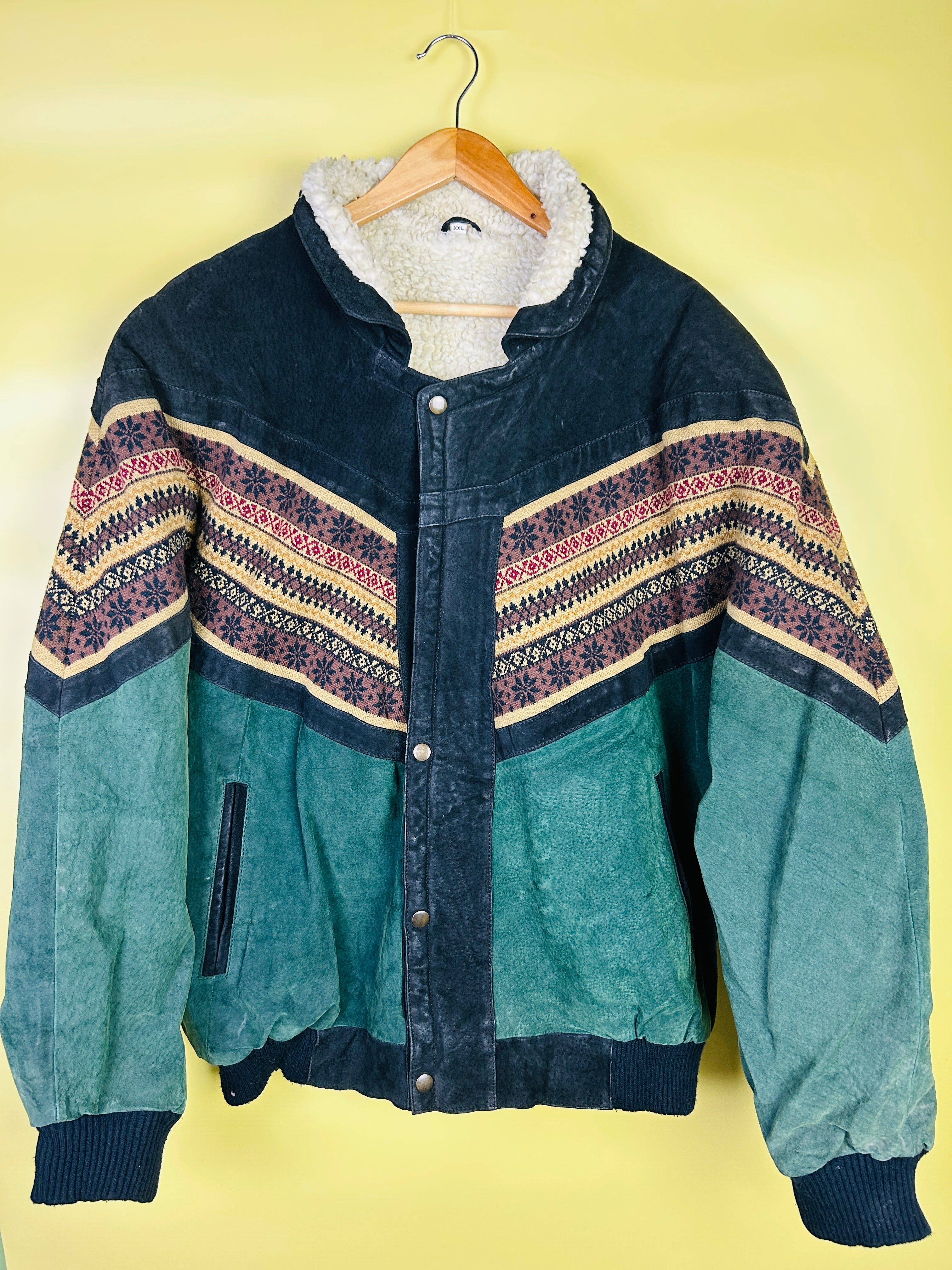 XXL Wildleder Bomber mit Stoffdetails