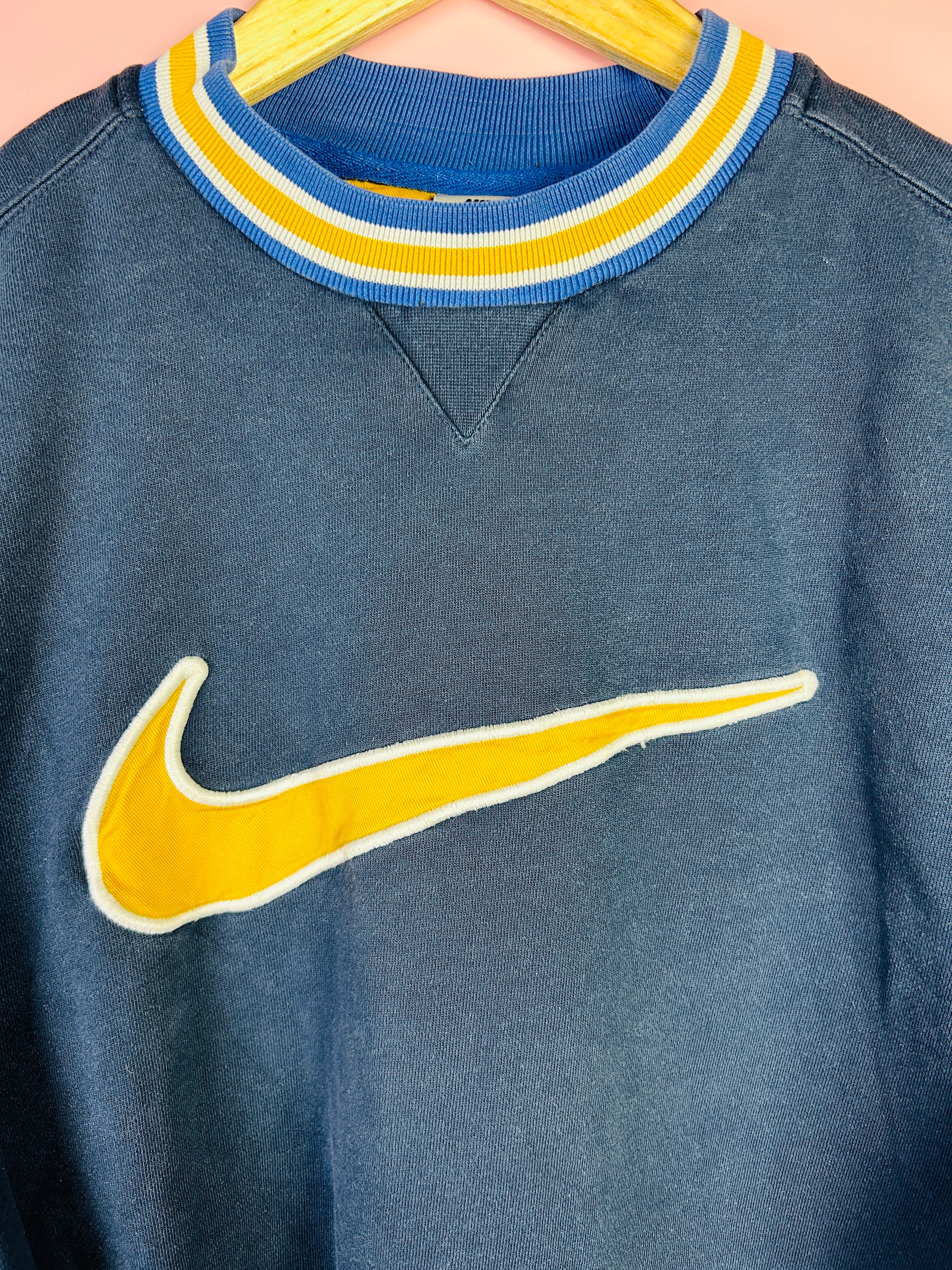 M-L Vintage Nike Sweater