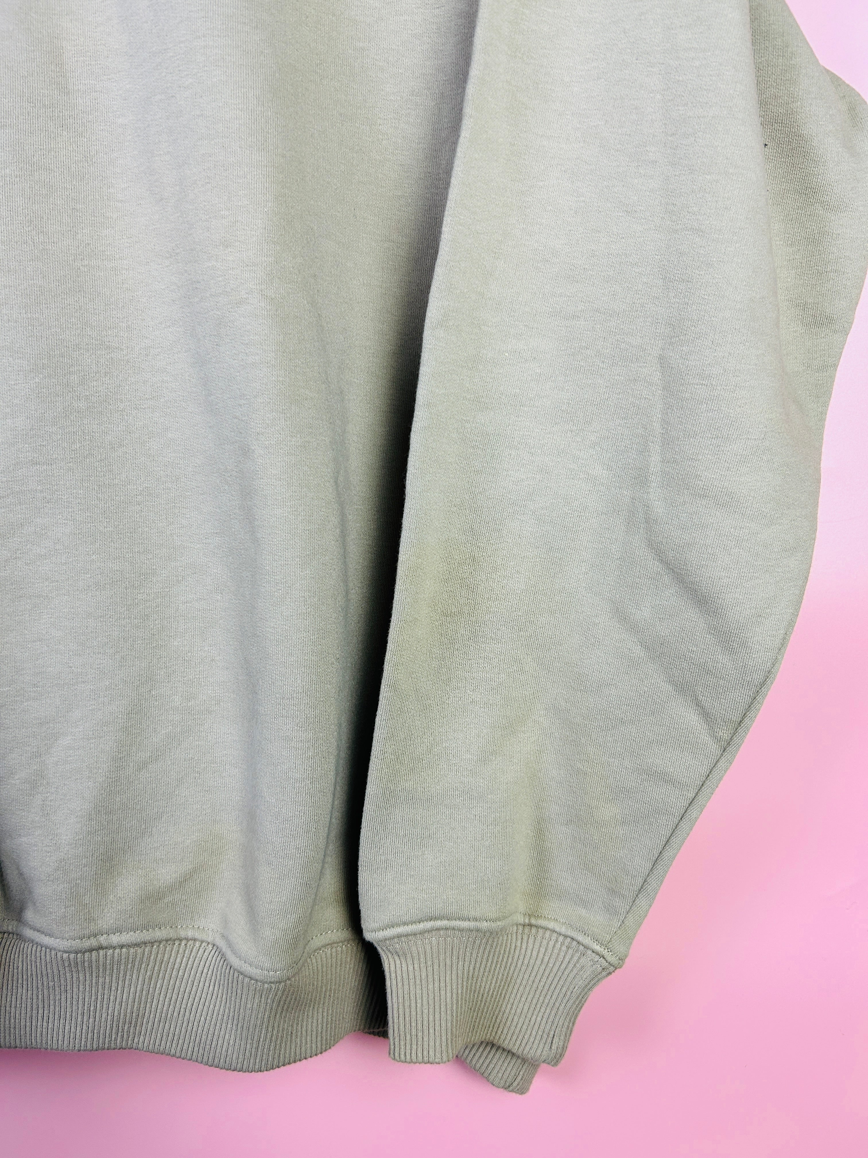 M-L Vintage Reebok Sweater