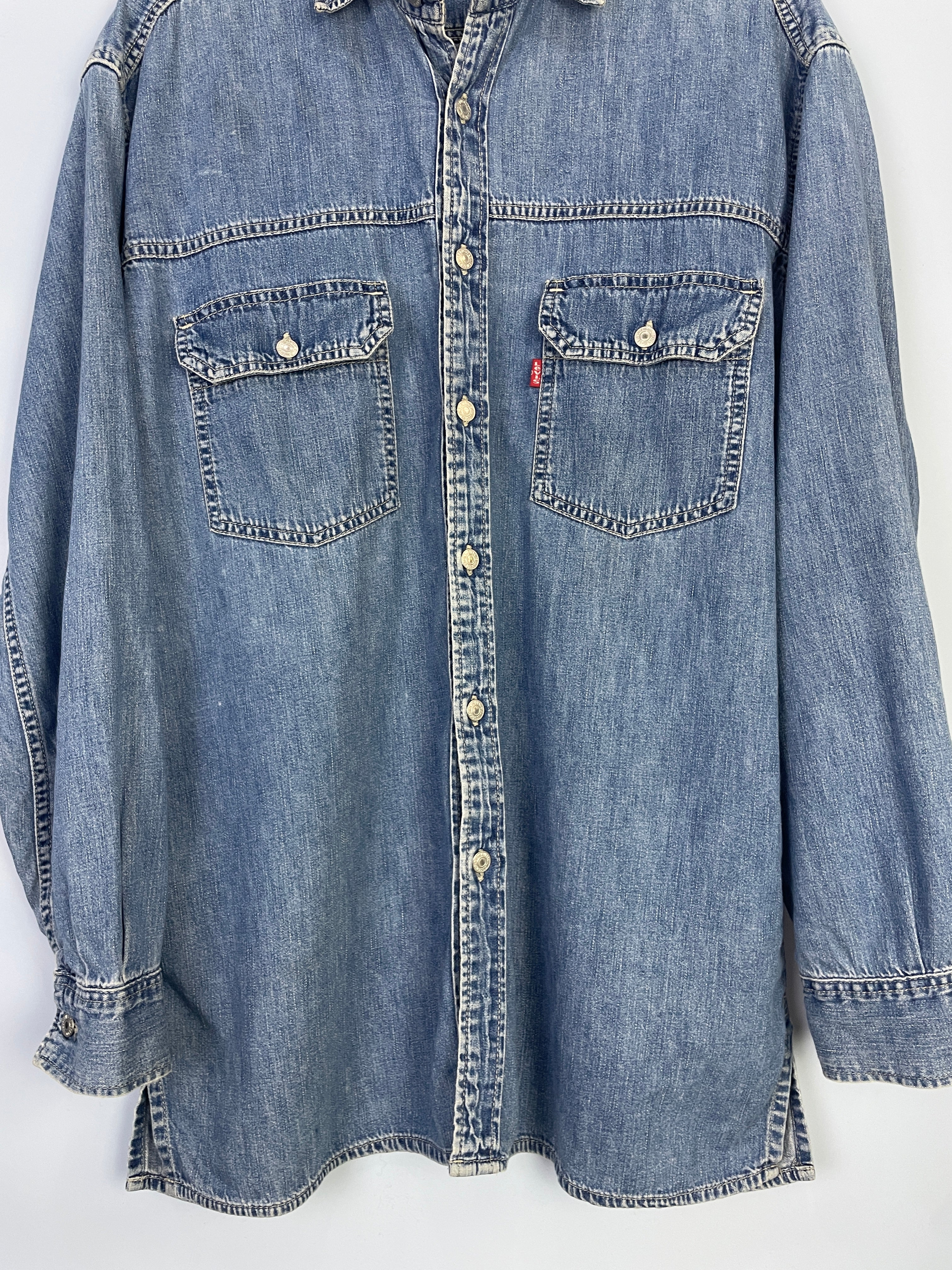 M Oversized Vintage Levi’s Long Sleeves Denim Shirt