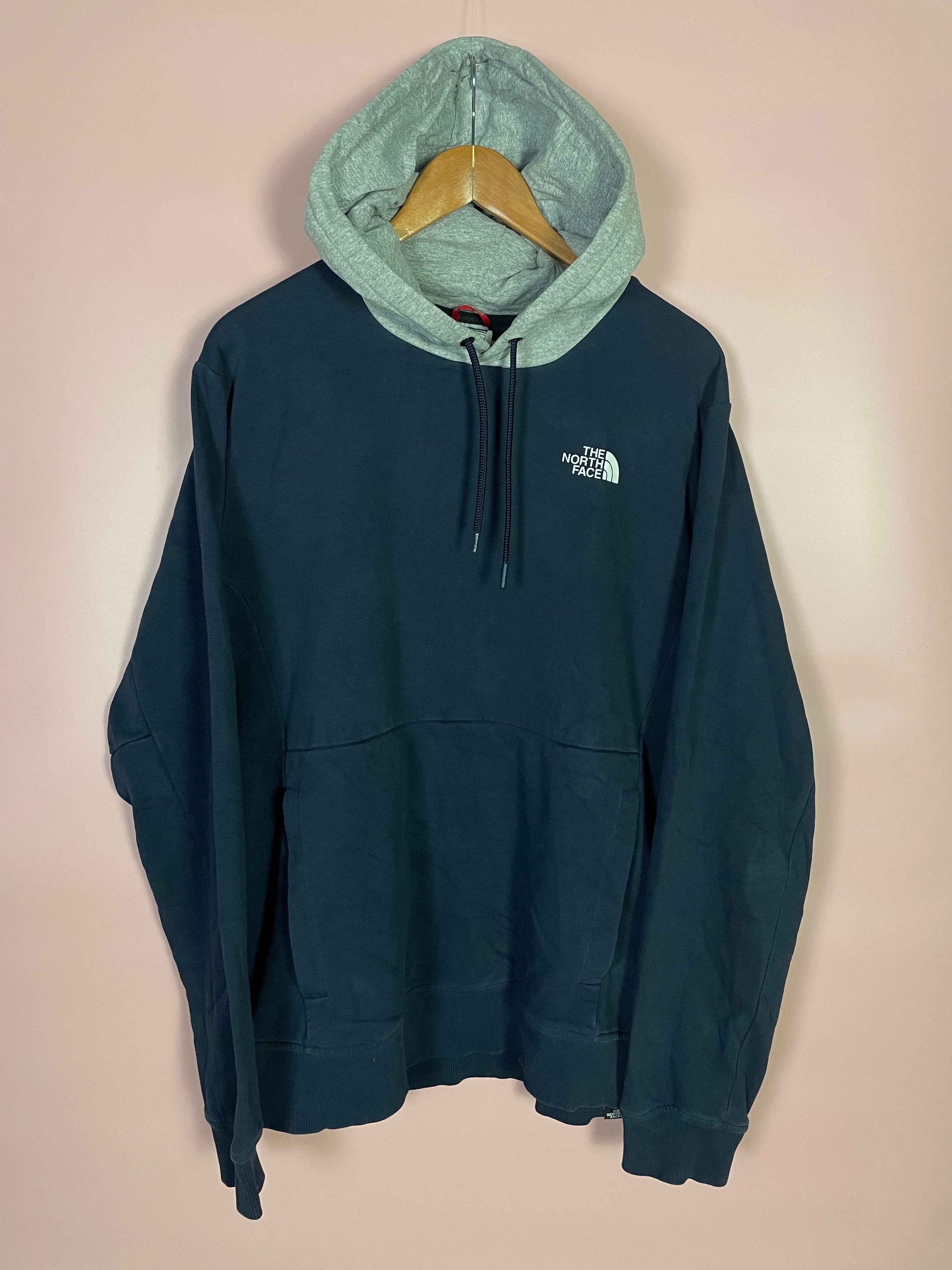 L Unisex North Face Hoodie