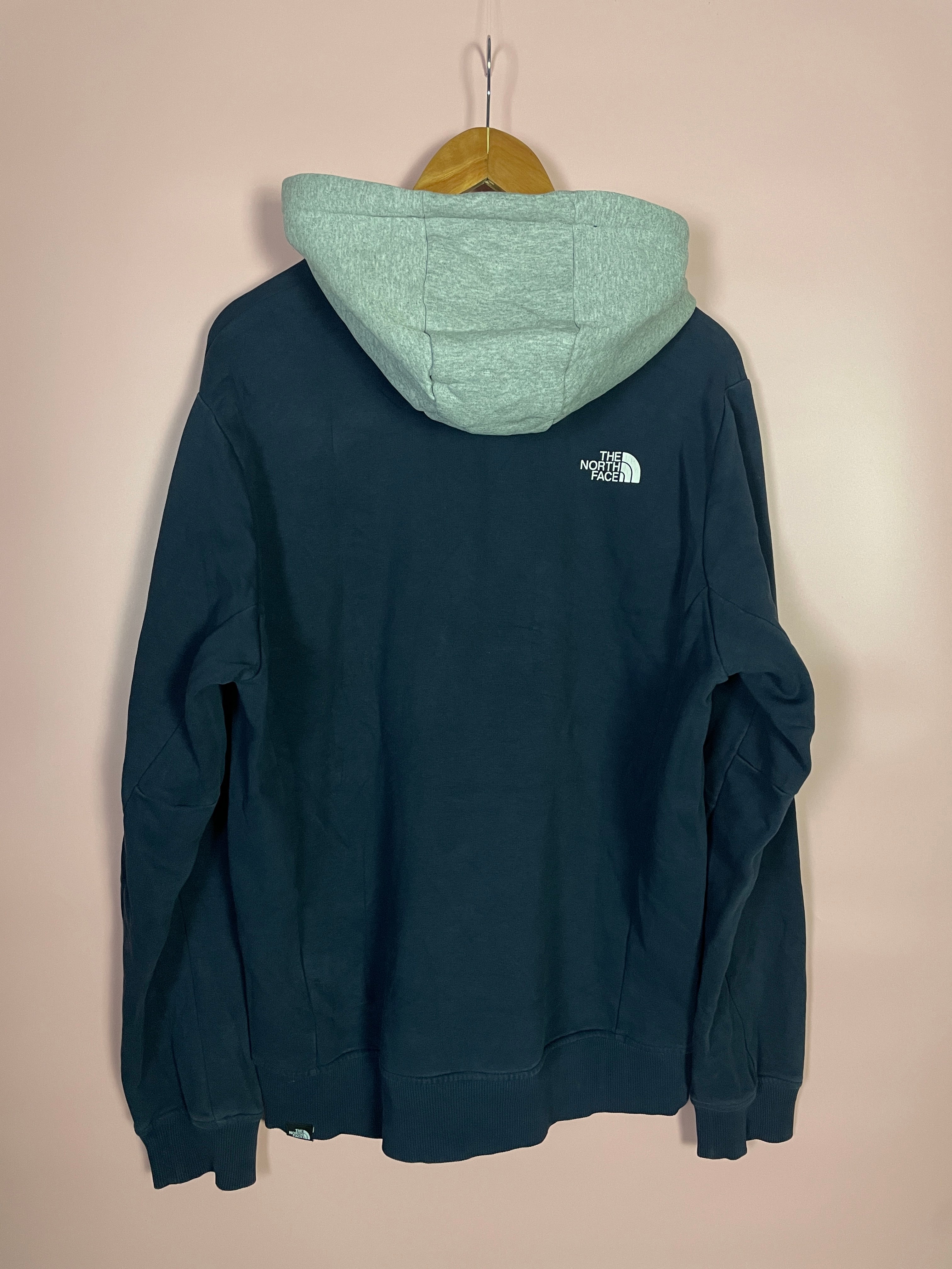 L Unisex North Face Hoodie