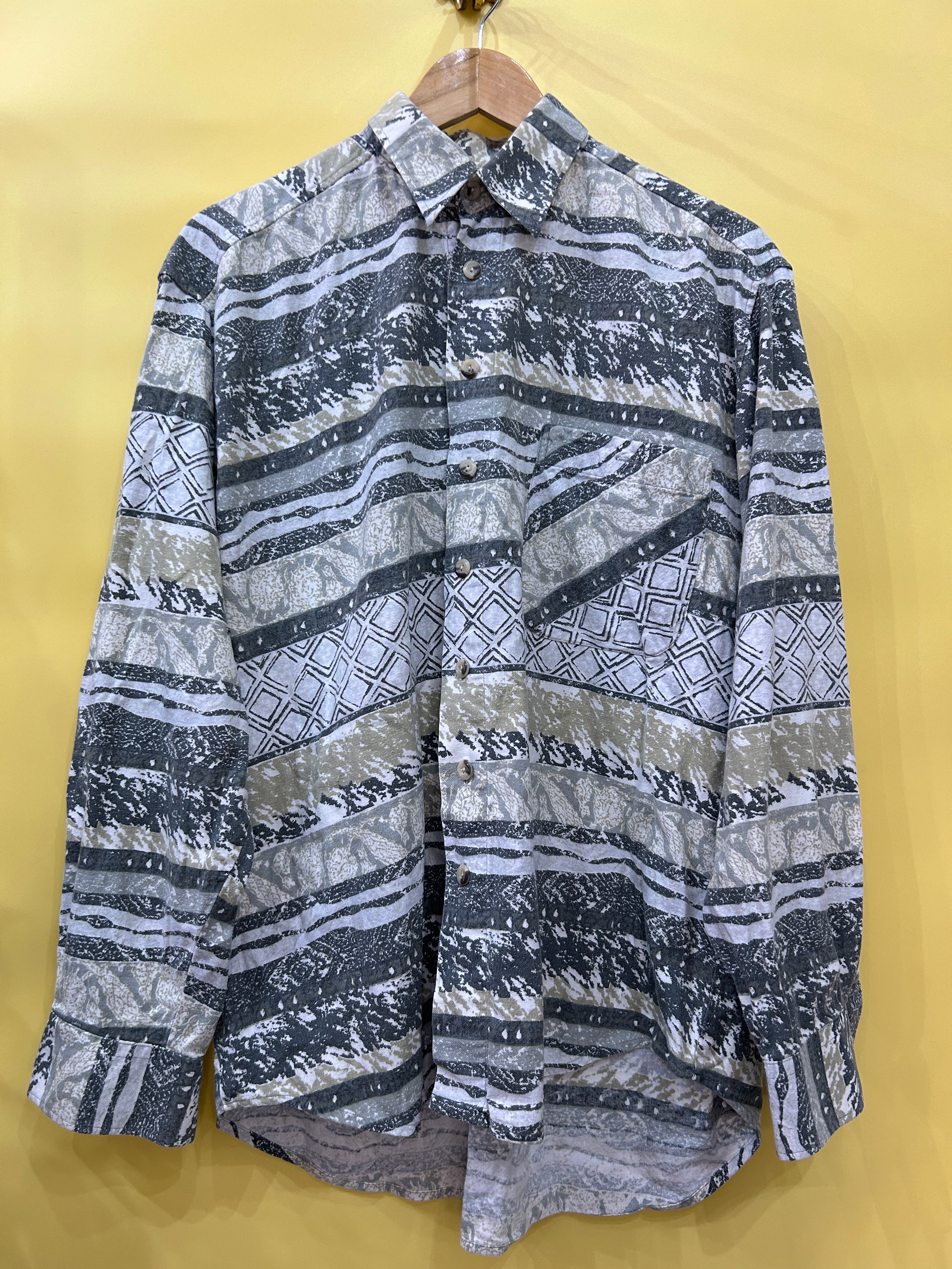 L Vintage Longsleeve Shirt crazy patterns