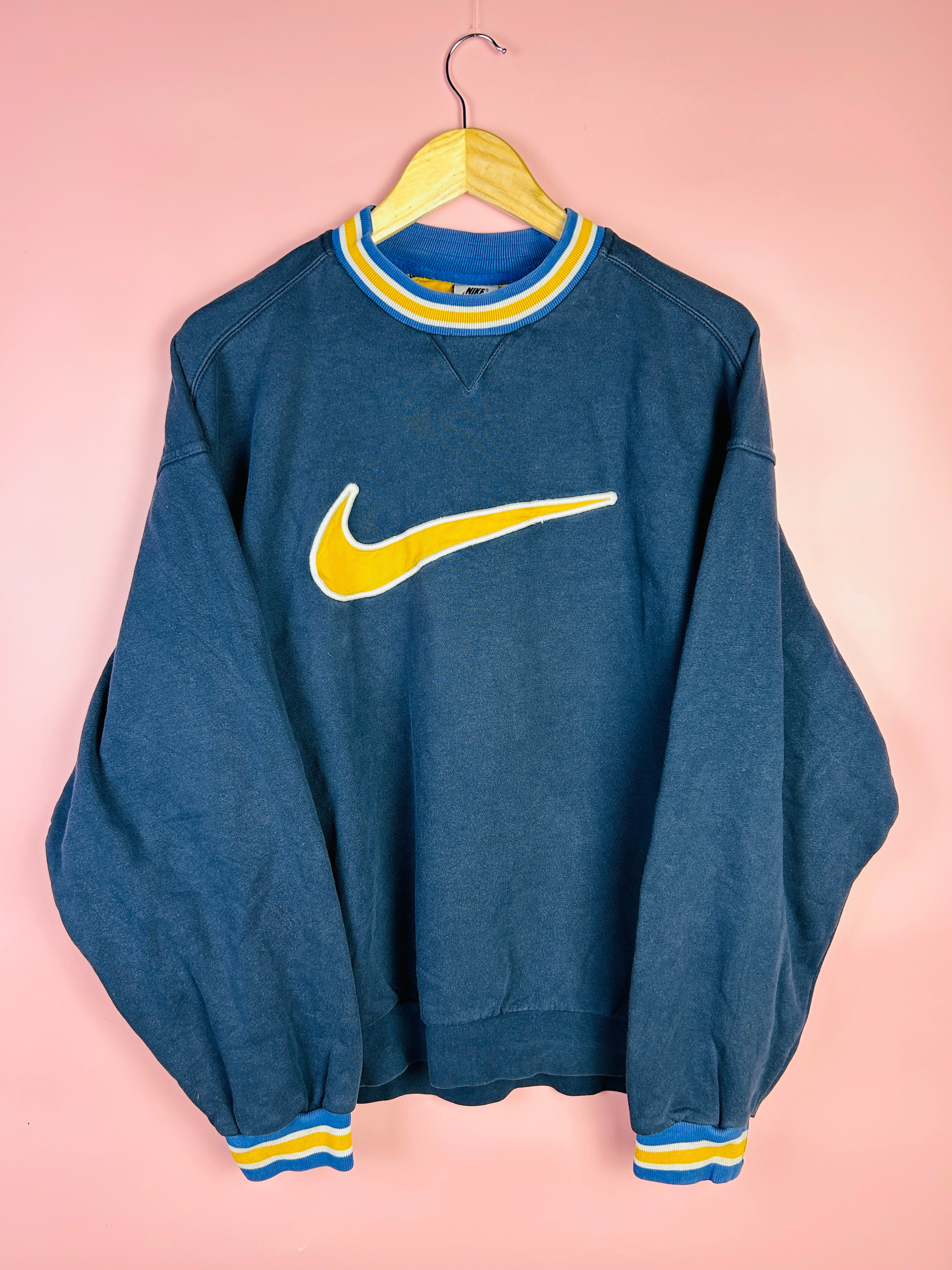 M-L Vintage Nike Sweater
