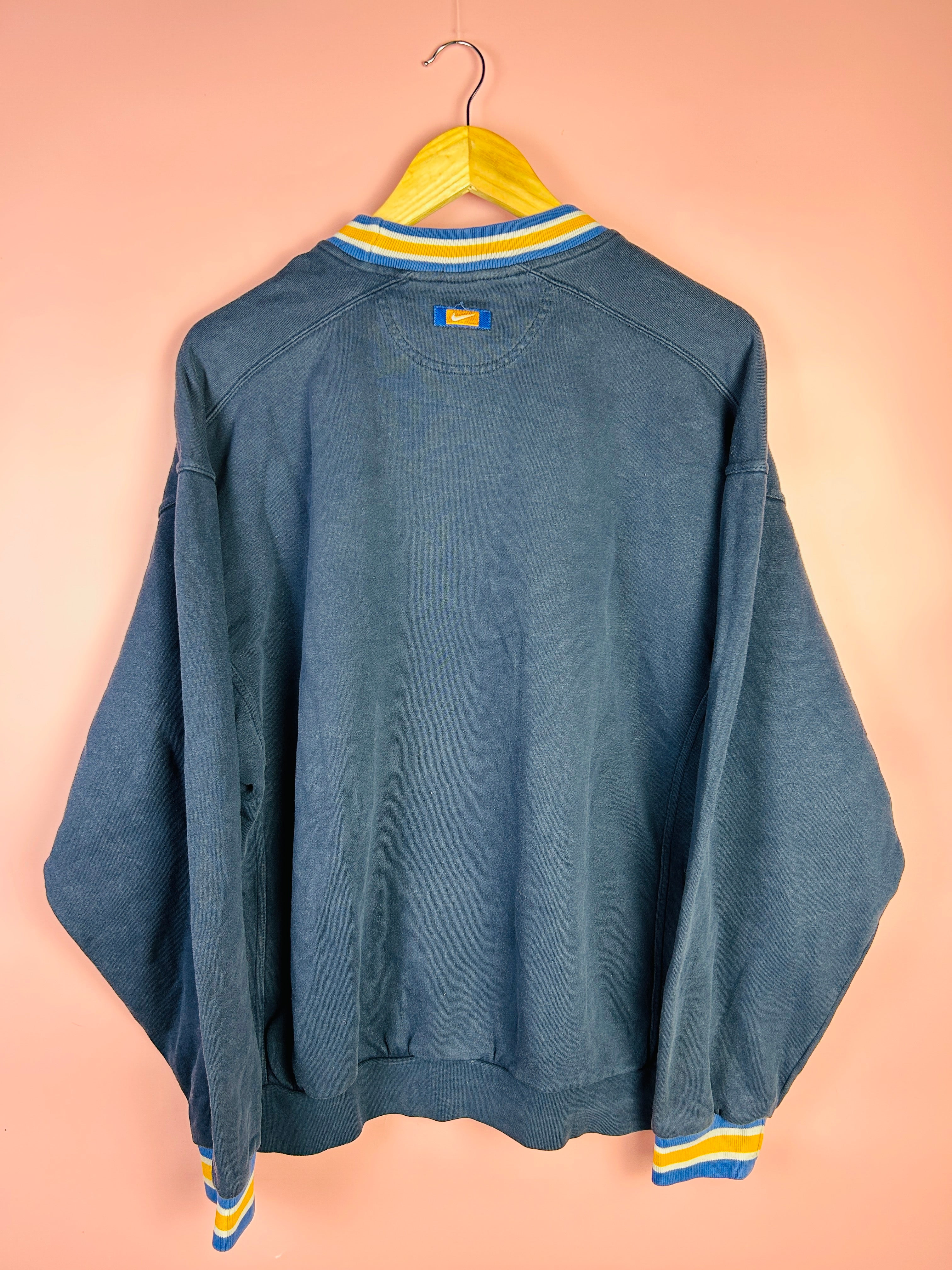 M-L Vintage Nike Sweater