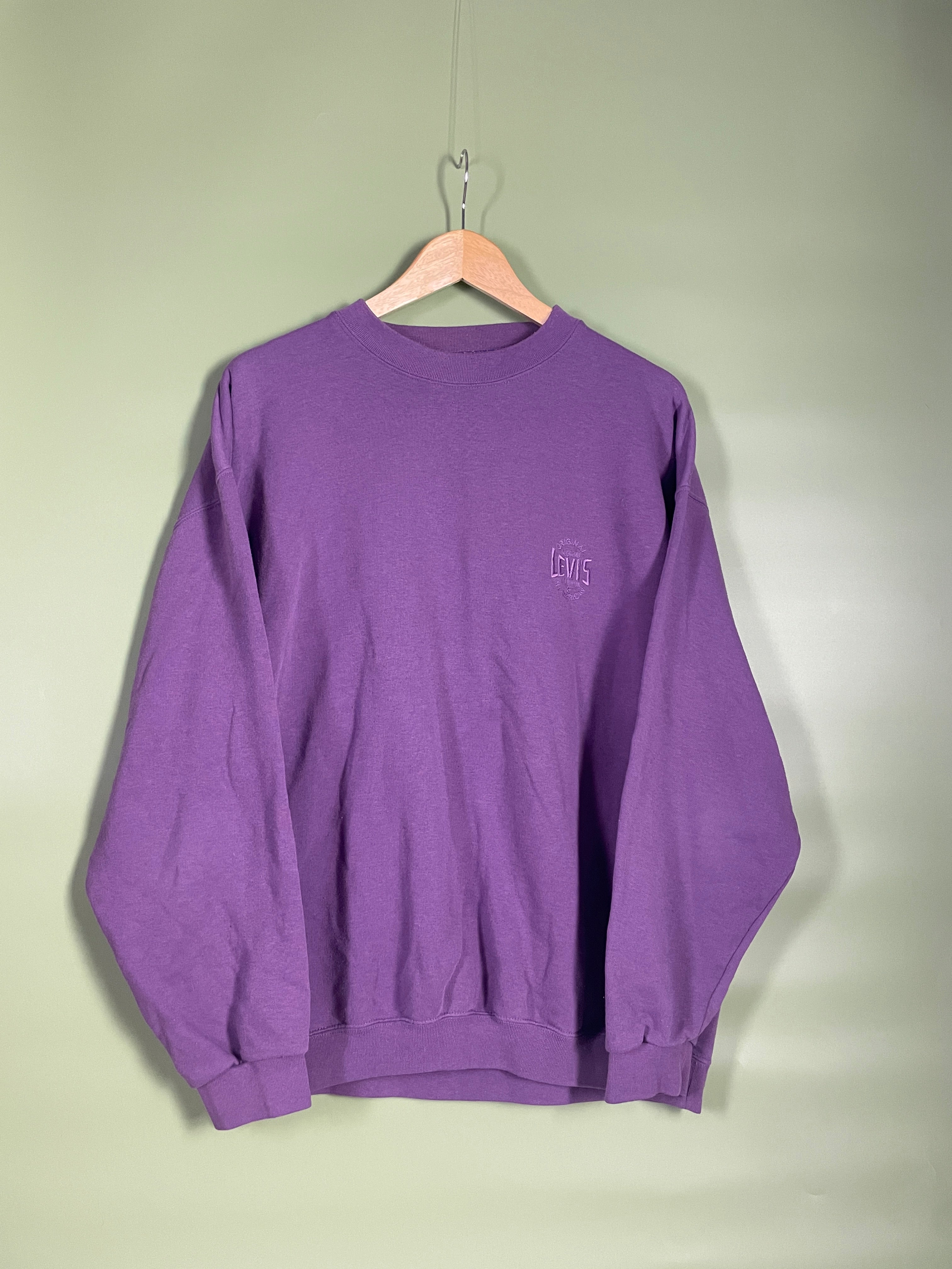 XL Levi’s Sweater lila